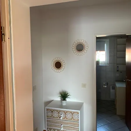 Emma & Mathilda - Auch Fuer Fellnasen